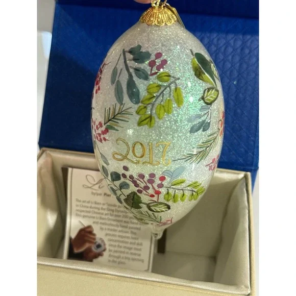 Pier 1 Li Bien -  Fa La La Hand Blown Hand Painted Glass Ornament 2017 Pier One - Picture 3 of 9